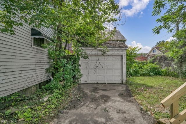 11714 Oakview Avenue, Cleveland, OH 44108