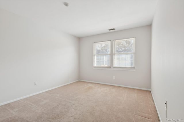 46 Gazebo Lane, Holtsville, NY 11742