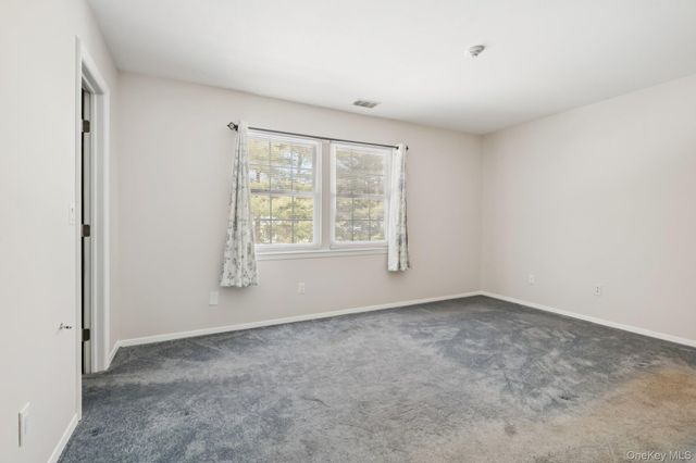 46 Gazebo Lane, Holtsville, NY 11742