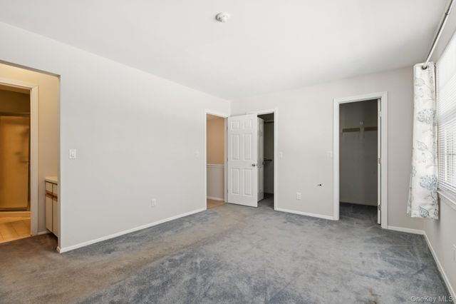 46 Gazebo Lane, Holtsville, NY 11742