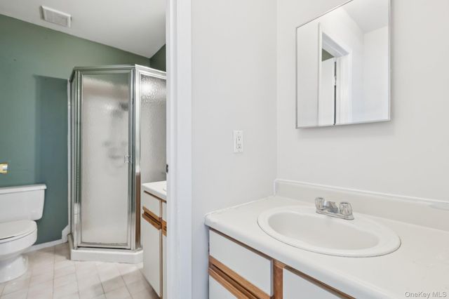 46 Gazebo Lane, Holtsville, NY 11742