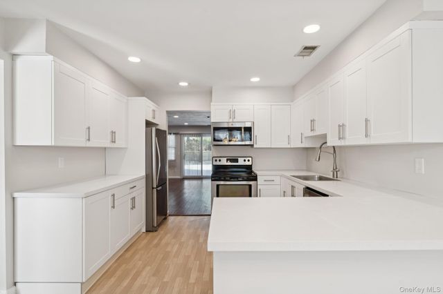 46 Gazebo Lane, Holtsville, NY 11742