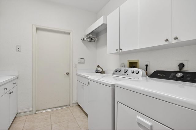 6855 NW 102nd Lane, Parkland, FL 33076