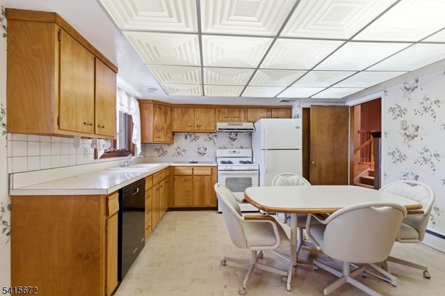 116 S Hillside Ave, Roxbury Twp., NJ 07876