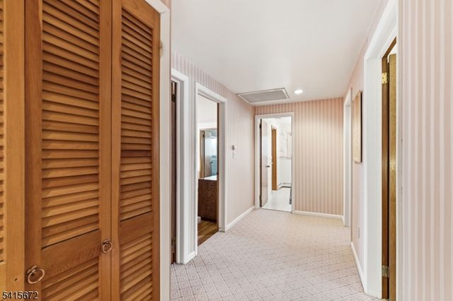 116 S Hillside Ave, Roxbury Twp., NJ 07876