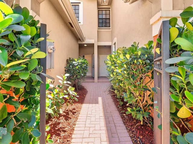 4126 Forest Dr, Weston, FL 33332