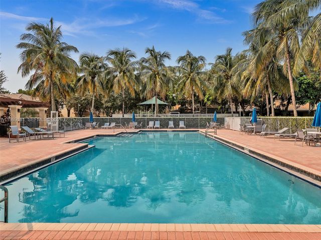 4126 Forest Dr, Weston, FL 33332