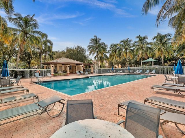 4126 Forest Dr, Weston, FL 33332