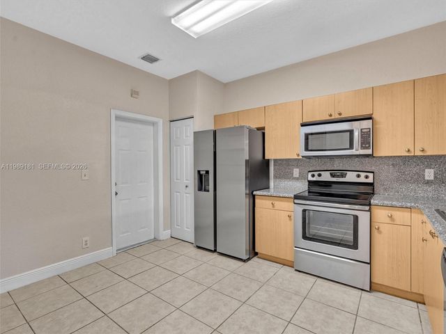 4126 Forest Dr, Weston, FL 33332