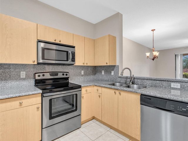 4126 Forest Dr, Weston, FL 33332