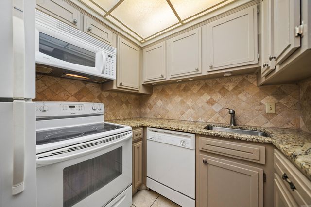 740 Weston Rd Apt 205, Hot Springs, AR 71913