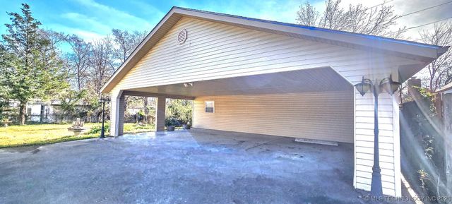 509 Sunset Strip, Eufaula, OK 74432