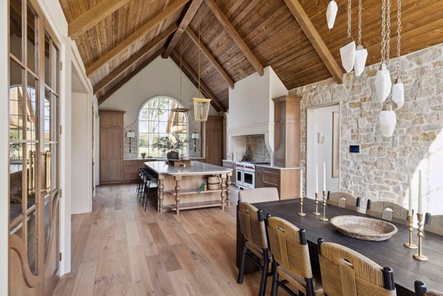 2295 Tamarack Drive, Medina, MN 55356