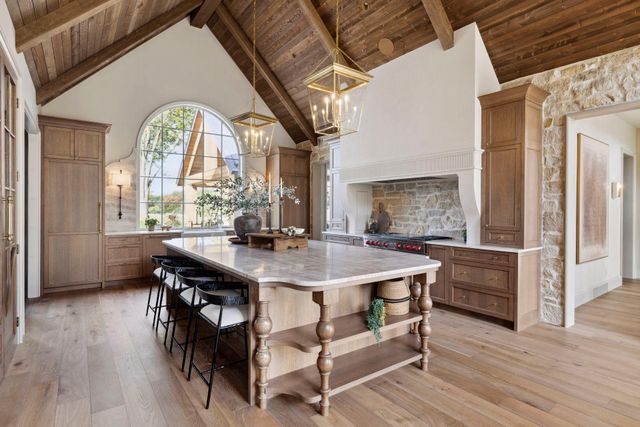 2295 Tamarack Drive, Medina, MN 55356