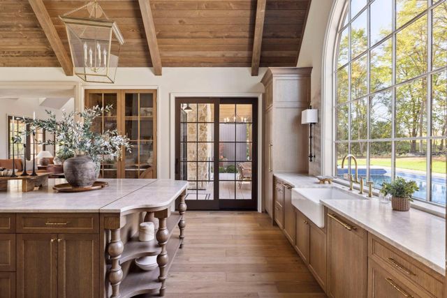 2295 Tamarack Drive, Medina, MN 55356