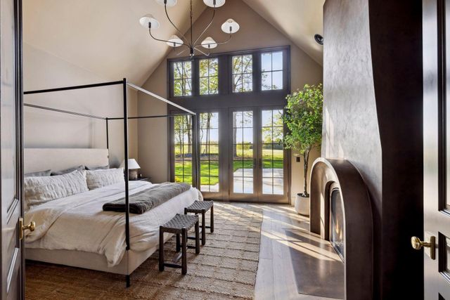 2295 Tamarack Drive, Medina, MN 55356