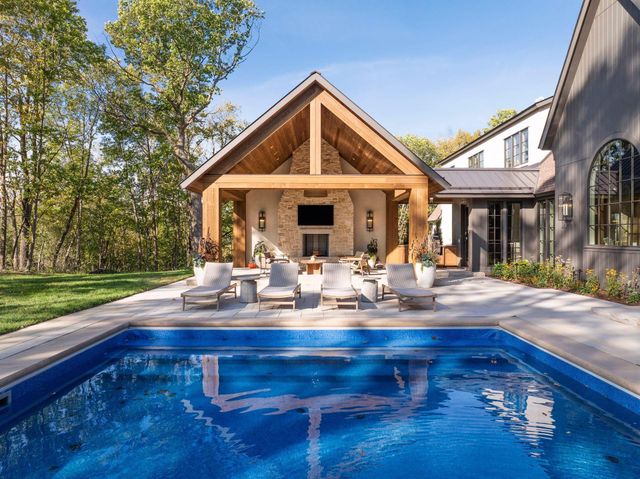 2295 Tamarack Drive, Medina, MN 55356