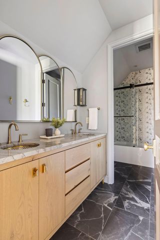 2295 Tamarack Drive, Medina, MN 55356