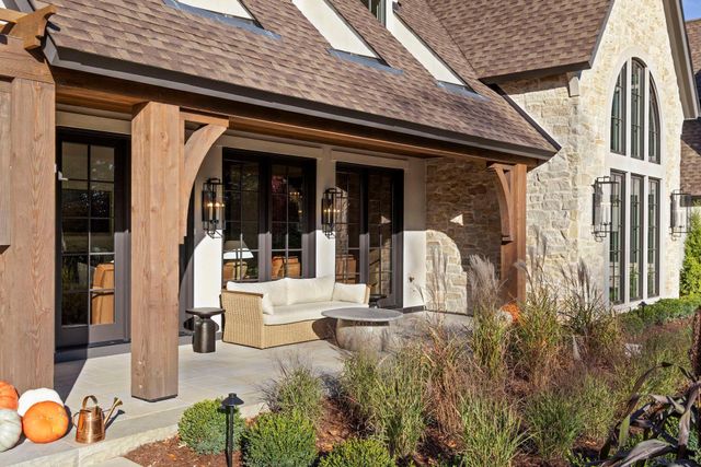 2295 Tamarack Drive, Medina, MN 55356