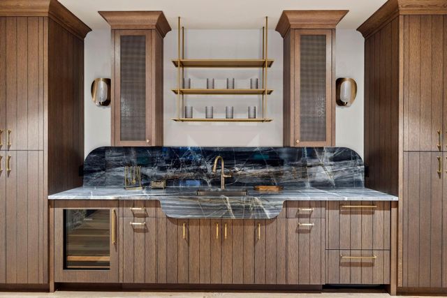 2295 Tamarack Drive, Medina, MN 55356