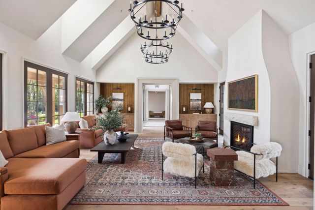 2295 Tamarack Drive, Medina, MN 55356