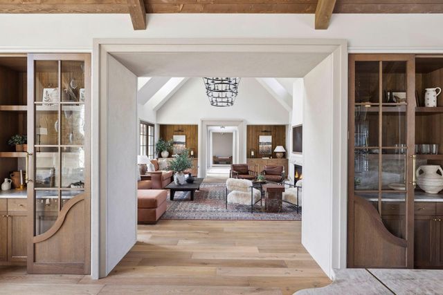 2295 Tamarack Drive, Medina, MN 55356