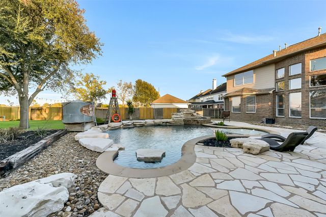 714 Summer Trace Lane, Richmond, TX 77406