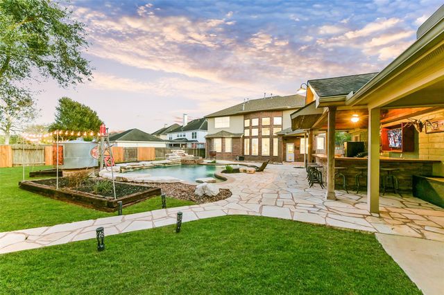 714 Summer Trace Lane, Richmond, TX 77406