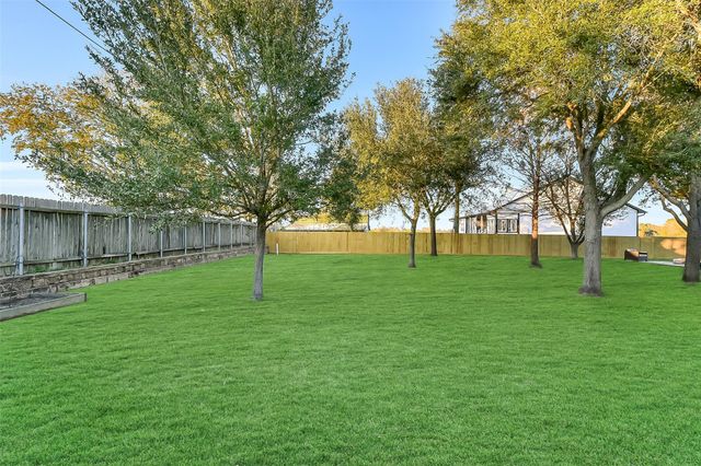 714 Summer Trace Lane, Richmond, TX 77406