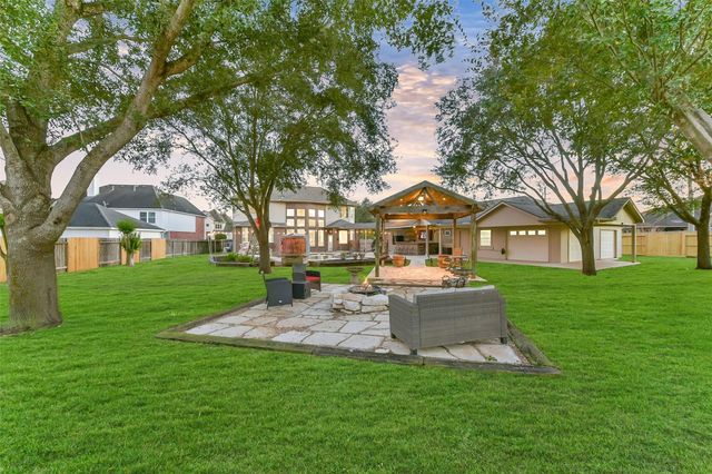 714 Summer Trace Lane, Richmond, TX 77406