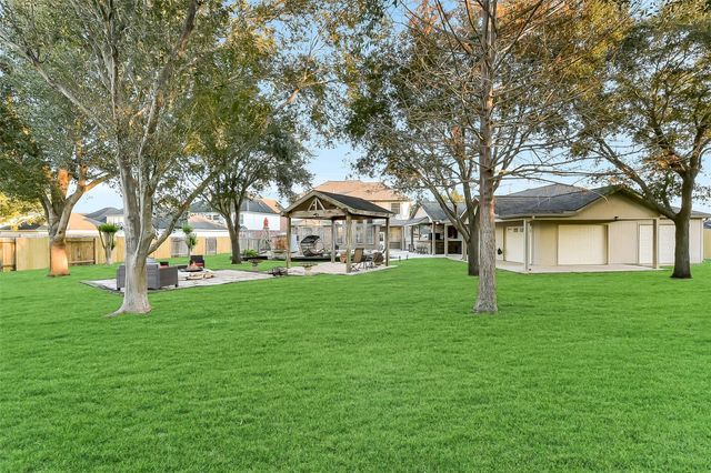 714 Summer Trace Lane, Richmond, TX 77406