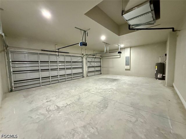 607 NW 8TH TER, Cape Coral, FL 33993