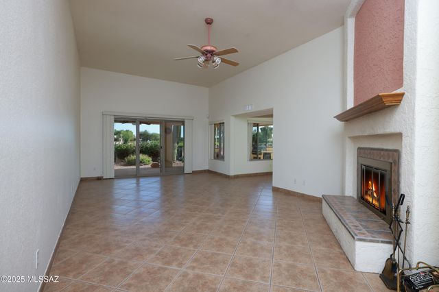 8674 N Arnold Palmer Drive, Tucson, AZ 85742