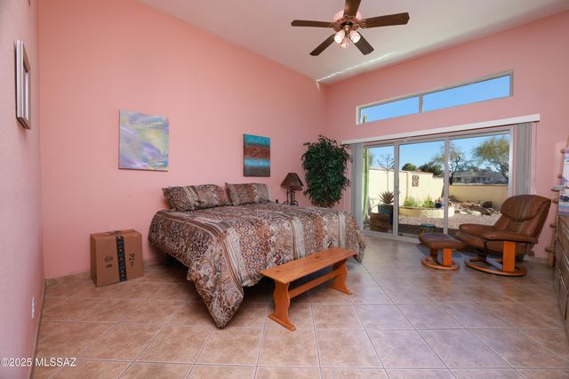 8674 N Arnold Palmer Drive, Tucson, AZ 85742