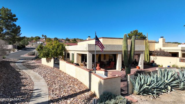 8674 N Arnold Palmer Drive, Tucson, AZ 85742