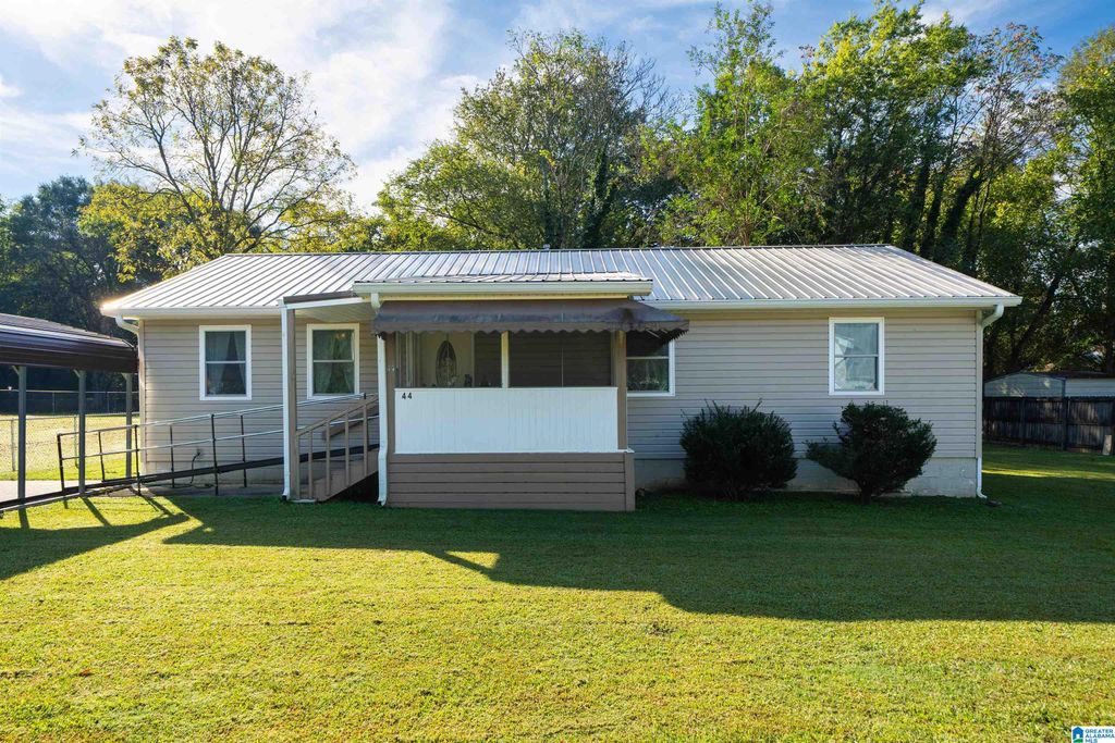 44 ROBINSON LANE, Springville, AL 35146