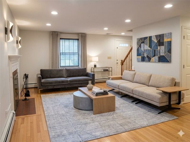 36 Wildflower Drive, Seekonk, MA 02771