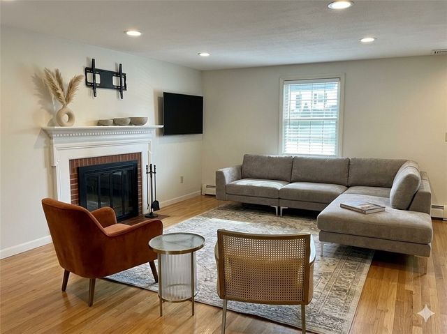 36 Wildflower Drive, Seekonk, MA 02771