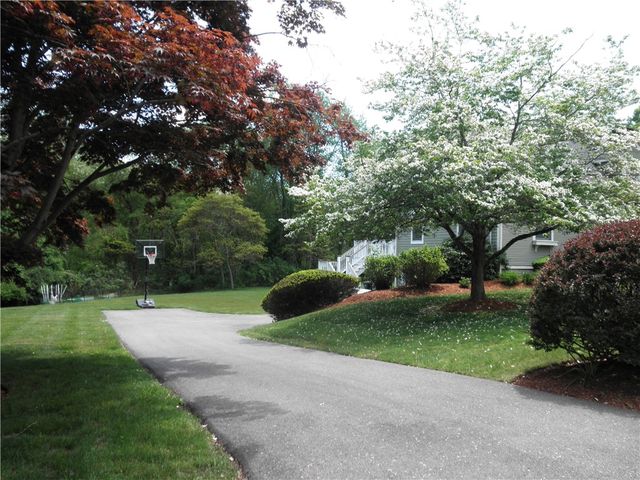 36 Wildflower Drive, Seekonk, MA 02771