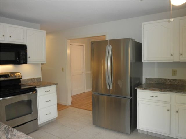 36 Wildflower Drive, Seekonk, MA 02771