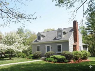 36 Wildflower Drive, Seekonk, MA 02771
