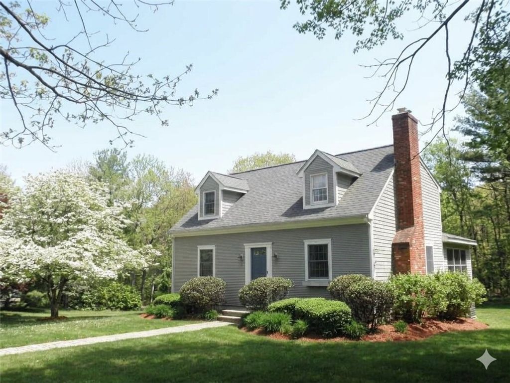 36 Wildflower Drive, Seekonk, MA 02771
