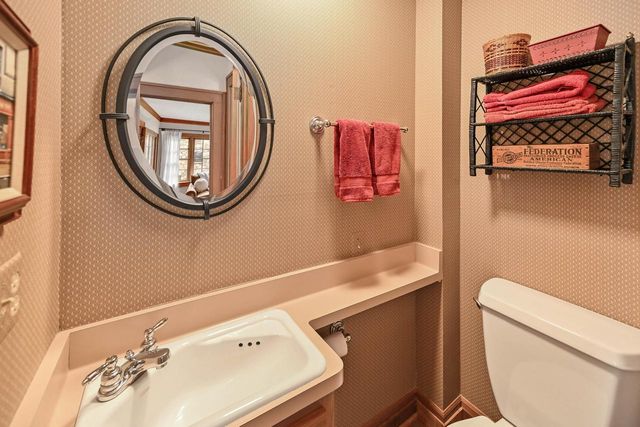 2029 Underwood AVENUE, Wauwatosa, WI 53213