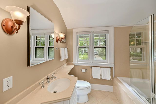 2029 Underwood AVENUE, Wauwatosa, WI 53213