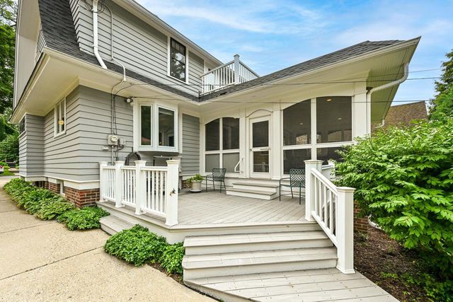 2029 Underwood AVENUE, Wauwatosa, WI 53213