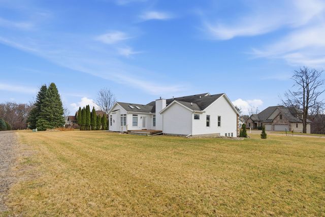 27018 Glynns Creek Court, Eldridge, IA 52748