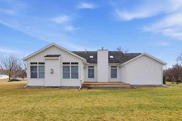 27018 Glynns Creek Court, Eldridge, IA 52748