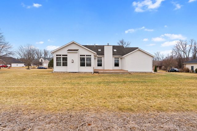 27018 Glynns Creek Court, Eldridge, IA 52748