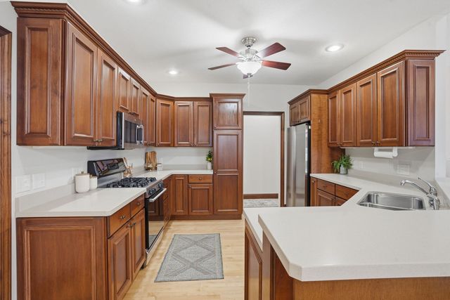 27018 Glynns Creek Court, Eldridge, IA 52748