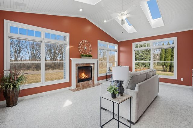 27018 Glynns Creek Court, Eldridge, IA 52748